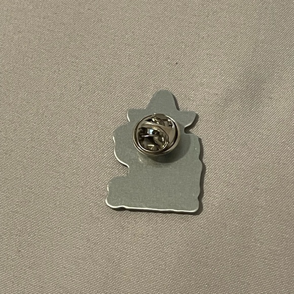 Amazon pin - Picture 2 of 2